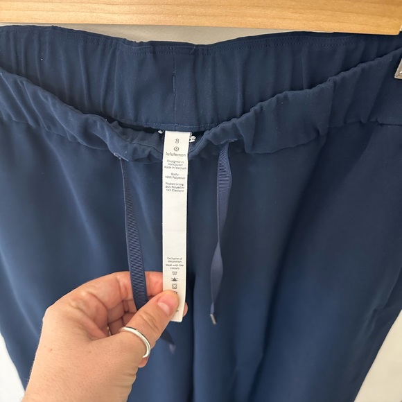 Lulemon On The Fly Pant True Navy Size 8 - Picture 3 of 3
